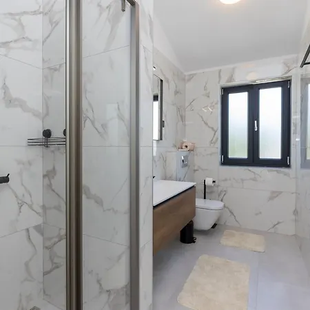Nona Villa Kringa