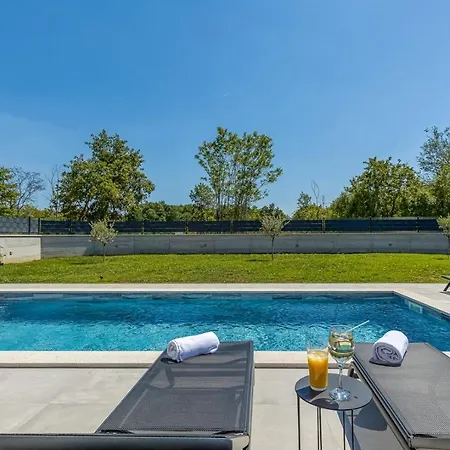 Nona Villa Kringa